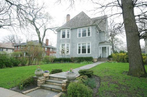 925 Forest Ave., Wilmette, IL 60091