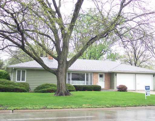 149 S Edgelawn Dr., Aurora, IL 60506