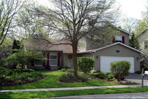 534 Hiawatha Dr., Carol Stream, IL 60188