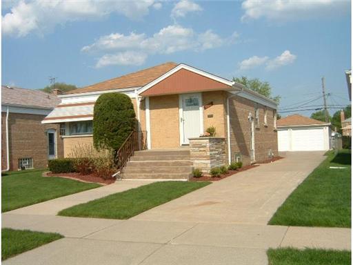 9009 S Albany Ave., Evergreen Park, IL 60805