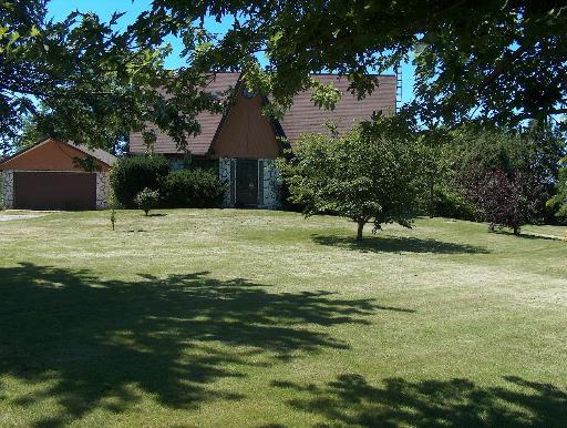 907 Moffet Rd., Pawpaw, IL 61353