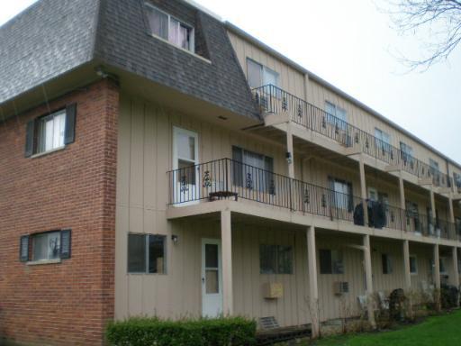 2412 W Algonquin Rd. #1, Rolling Meadows, IL 60008