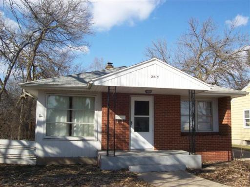 2415 Sharon Ave., Rockford, IL 61103