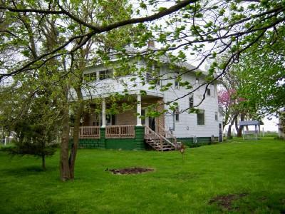 13665 E 3000 N Rd., Blackstone, IL 61313