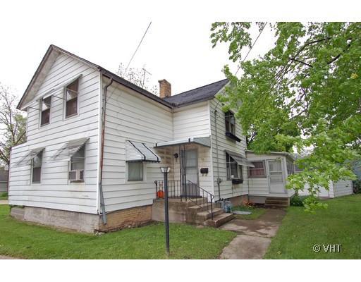 110 Water St., East Dundee, IL 60118