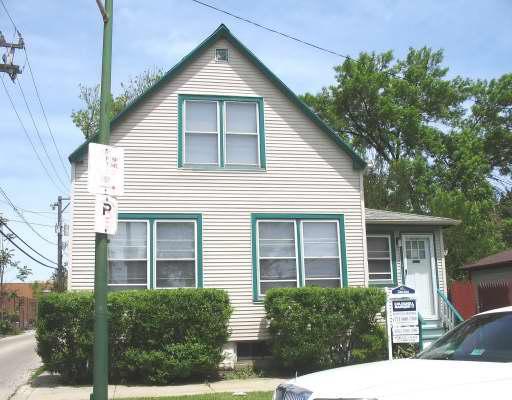 4754 W Roscoe St., Chicago, IL 60641