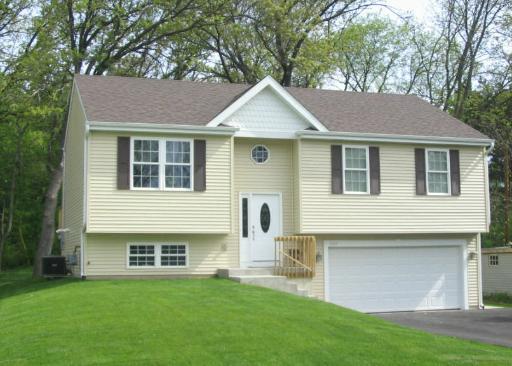 5404 Woodland Dr., Mchenry, IL 60050