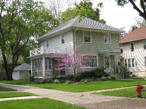 117 S Commonwealth Ave., Aurora, IL 60506