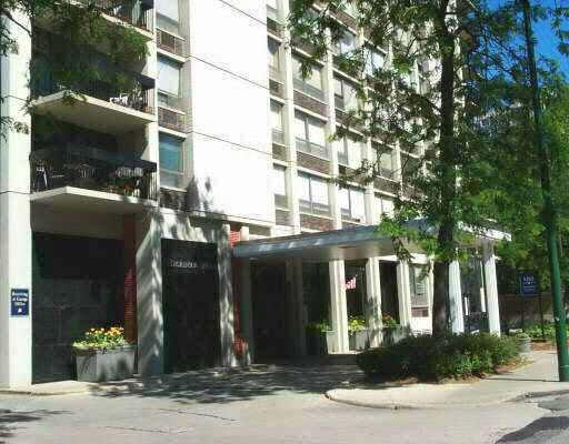 1355 N Sandburg St. #905, Chicago, IL 60610