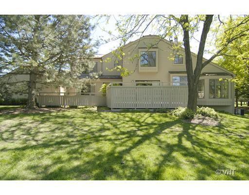 594 Shoreline Rd., Barrington, IL 60010