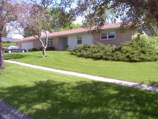 309 Hough Dr., Machesney Park, IL 61115