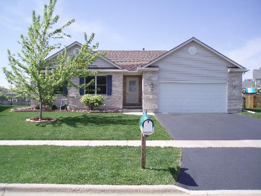 137 Ashwood Dr Dr., Sycamore, IL 60178