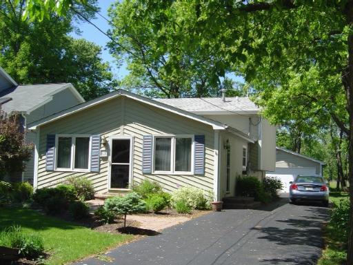 64 N Lake, Third Lake, IL 60030