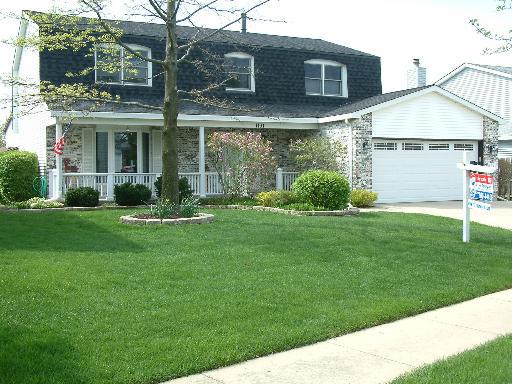 1131 N Warwick Cir., Hoffman Estates, IL 60169