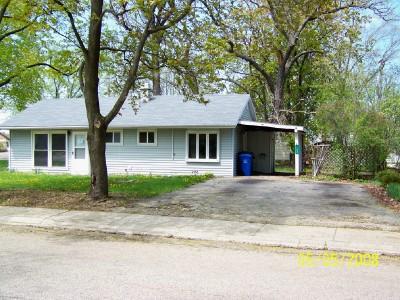 123 Caddy Ave., Carpentersville, IL 60110