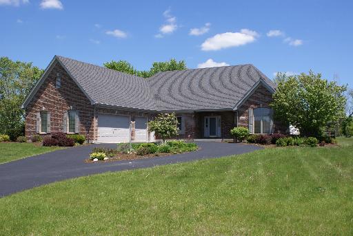 1S625 S Grove Hill Dr., Batavia, IL 60510