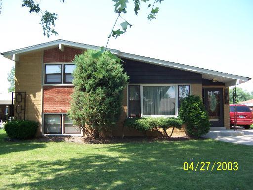 5416 W 99th Pl., Oak Lawn, IL 60453