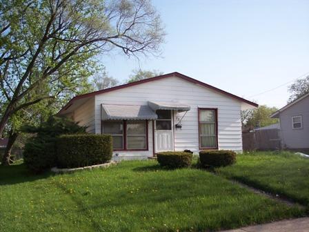 232 Sioux Ave., Carpentersville, IL 60110