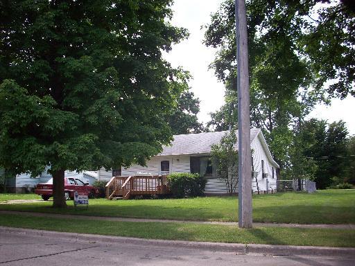 1041 S Sixth St., Dekalb, IL 60115