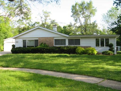 77 Pleasant St., Hoffman Estates, IL 60194