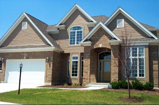 2070 Windham Cir., Wheaton, IL 60187