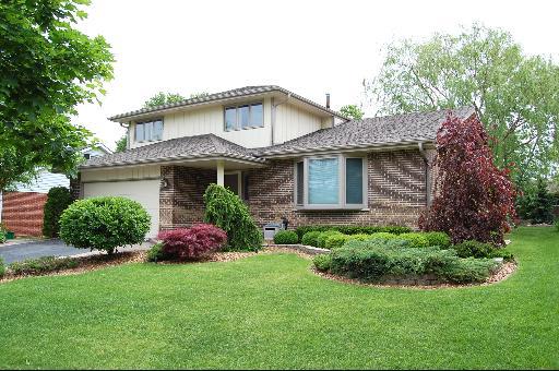 78 W Logan St., Lemont, IL 60439