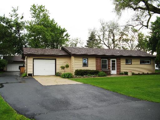 356 Hilltop Dr., North Aurora, IL 60542