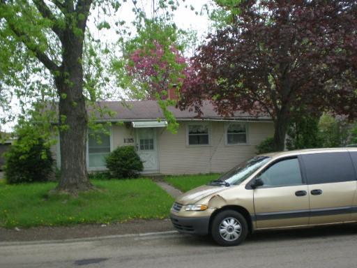 135 Golfview Ln., Carpentersville, IL 60110
