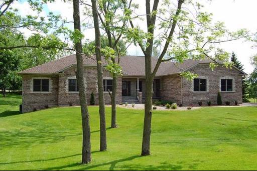 25067 Tamarack Dr., Wauconda, IL 60084
