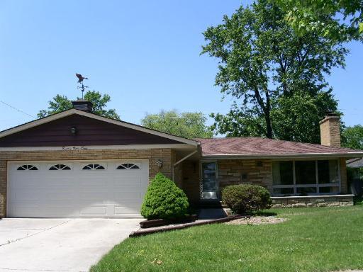 1438 Stonegate Rd., La Grange Park, IL 60526