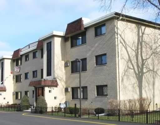 9633 Brandy Ct. #1, Des Plaines, IL 60016