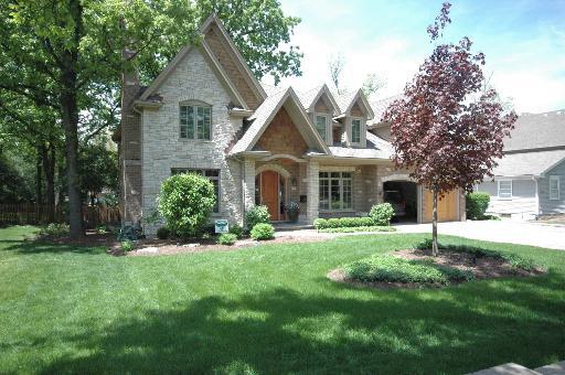 210 S Prospect St., Clarendon Hills, IL 60514