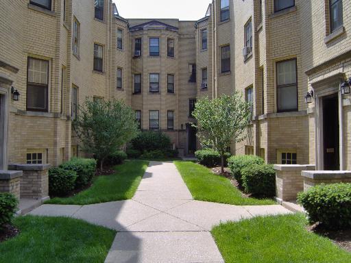 423 Wisconsin Ave. #3E, Oak Park, IL 60304