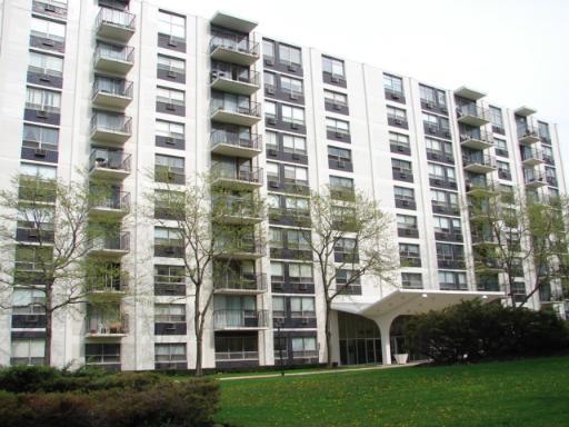 9001 W Golf Rd. #10F, Des Plaines, IL 60016