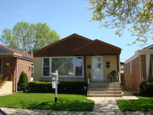 6933 S Karlov Ave., Chicago, IL 60629