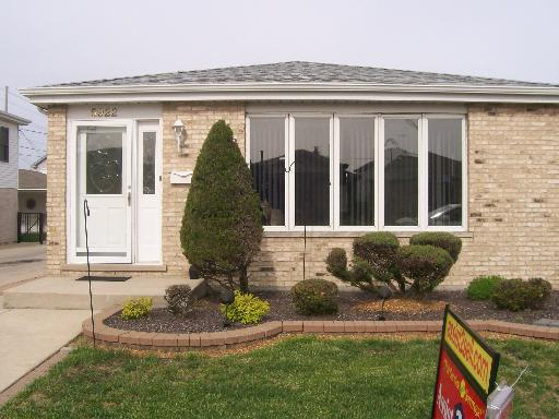 5922 S Neenah Ave., Chicago, IL 60638