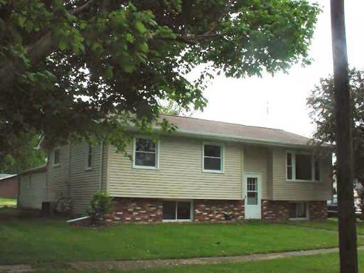 331 E Walnut St., Sheffield, IL 61361