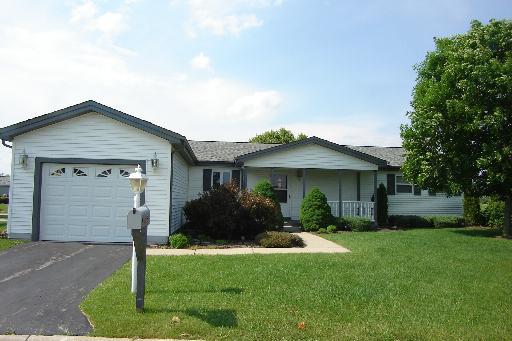 8 Secretariat Ct., Grayslake, IL 60030