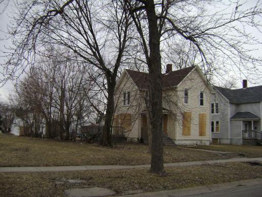 255 N Rosewood Ave., Kankakee, IL 60901
