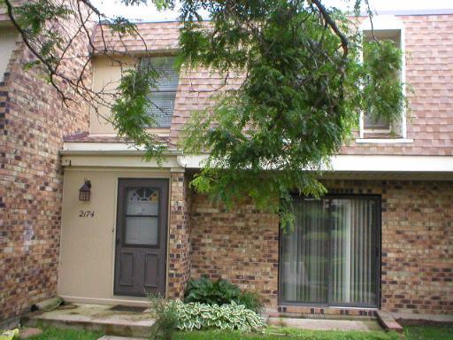 2174 Country Club Dr. #3F, Woodridge, IL 60517
