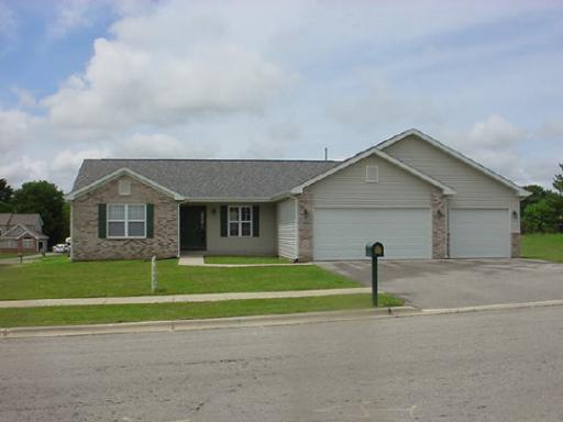 10668 Harrison Ct., Roscoe, IL 61073