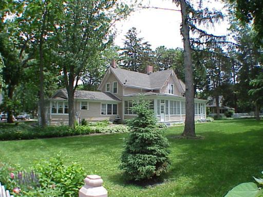 648 Leonard Pkwy., Crystal Lake, IL 60014