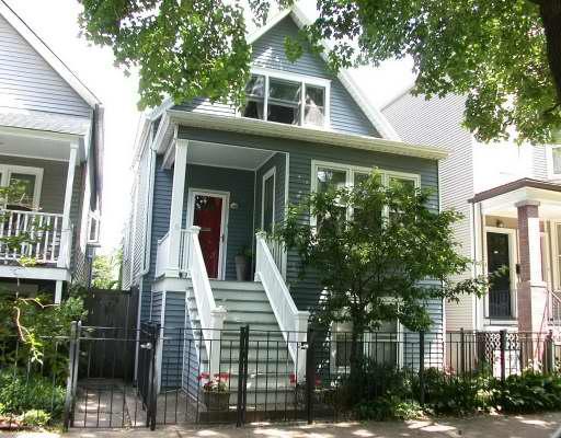 1532 W Nelson St., Chicago, IL 60657