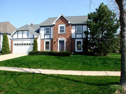 1201 Redwood Dr., Algonquin, IL 60102