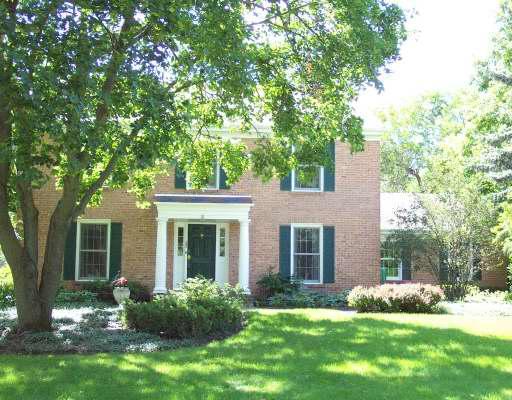 106 Carriage Rd., Barrington, IL 60010