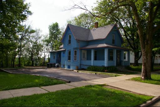 658 Raymond St., Elgin, IL 60120