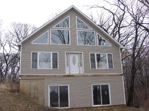 20 Acapulco Dr., Putnam, IL 61560