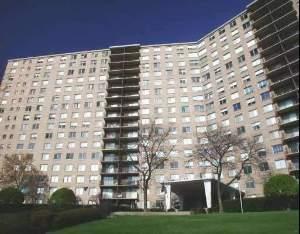 7033 N Kedzie Ave. #504, Chicago, IL 60645