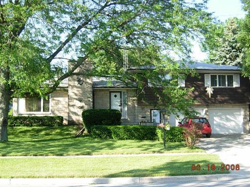 415 W Hillcrest Dr., Dekalb, IL 60115