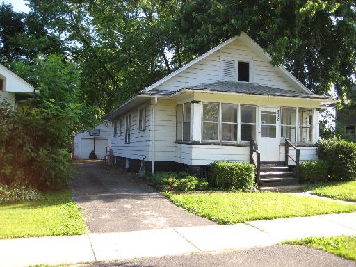 662 Spruce Ave., Aurora, IL 60506